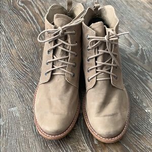 Soft like butter, EUC, booties!